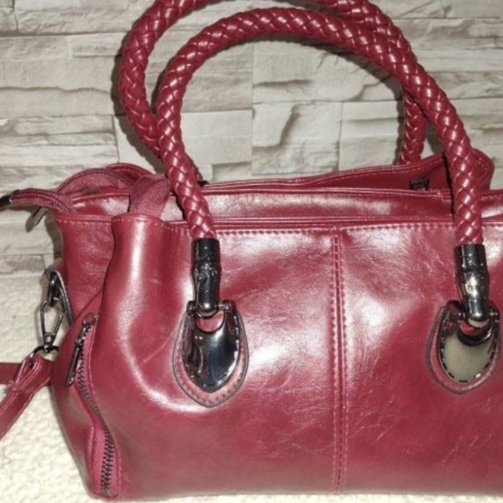 Beautiful Large Braided handle leather purse w/ shoulder strap & silver accents